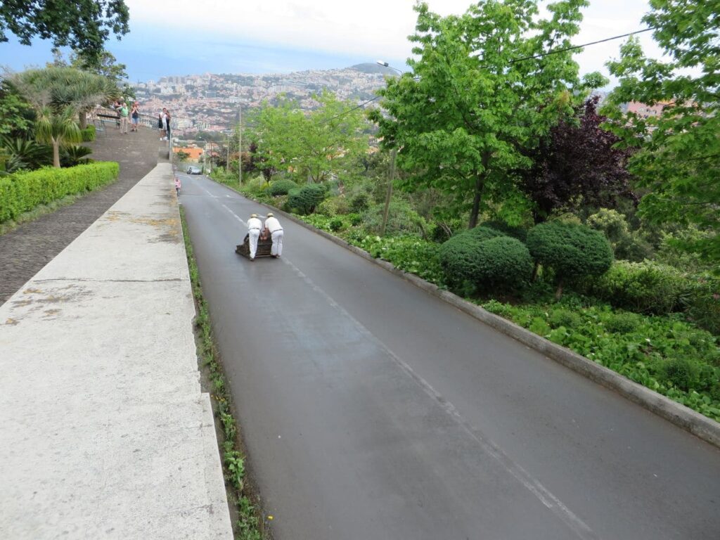 Carros de cesto a Monte, antica tradizione di Madeira