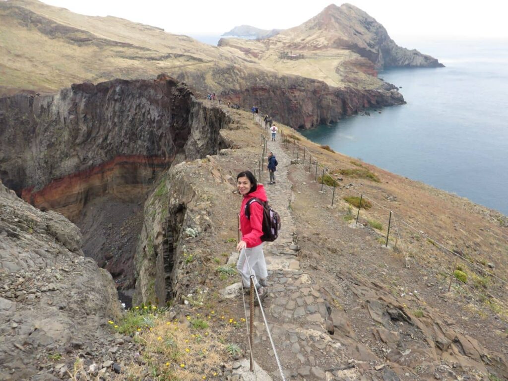 Ponta de São Lourenço a Madeira con scogliere vulcaniche sull'oceano Atlantico