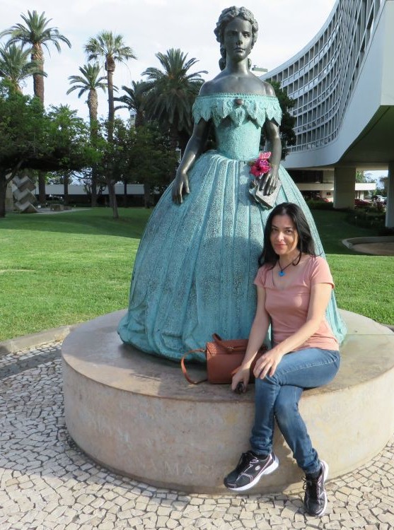 statue en bronze de l'impératrice Élisabeth d'Autriche, surnommée Sissi, située près du Casino de Madère à Funchal.