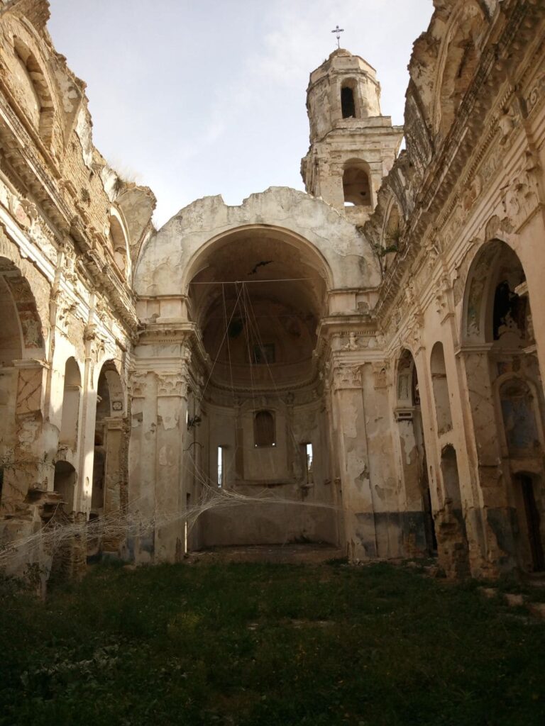 Le rovine della chiesa di Bussana Vecchia oggi