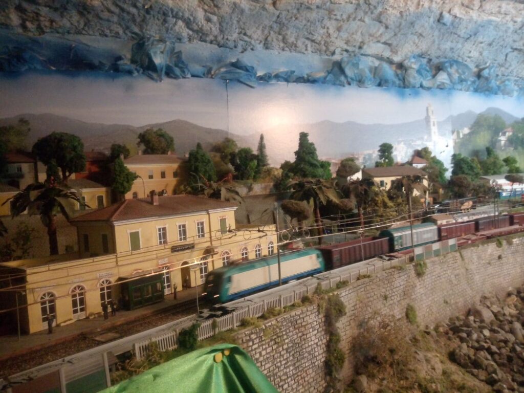 Il plastico ferroviario a Bussana Vecchia