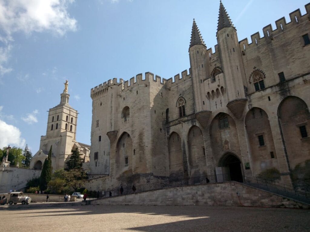 Il palazzo dei Papi di Avignone