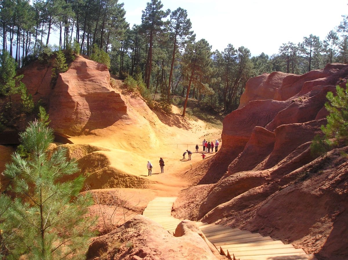 Canyon e formazioni di ocra a Roussillon in Provenza