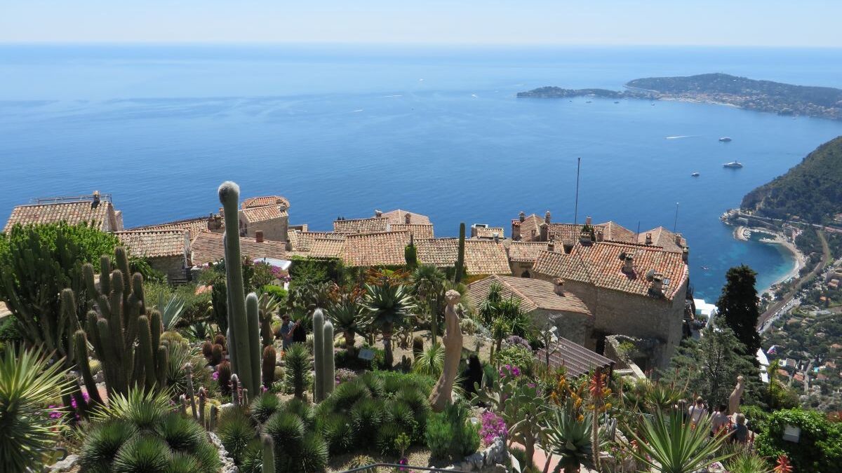 Vista sul Mediterraneo e su Saint-Jean-Cap-Ferrat dal Giardino Esotico di Èze